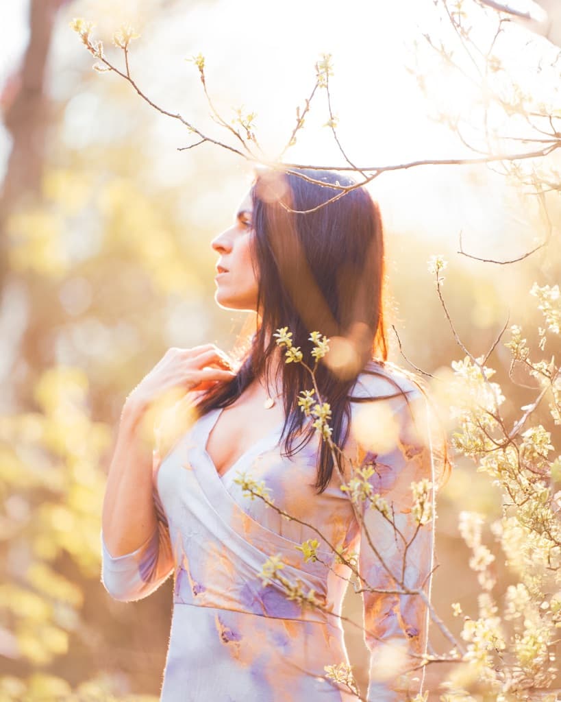 Frau im Sonnenschein